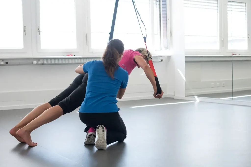 Réathlétisation renforcer les muscles et prévenir les rechutes, tout en préparant le retour à l’entraînement ou à la compétition. 